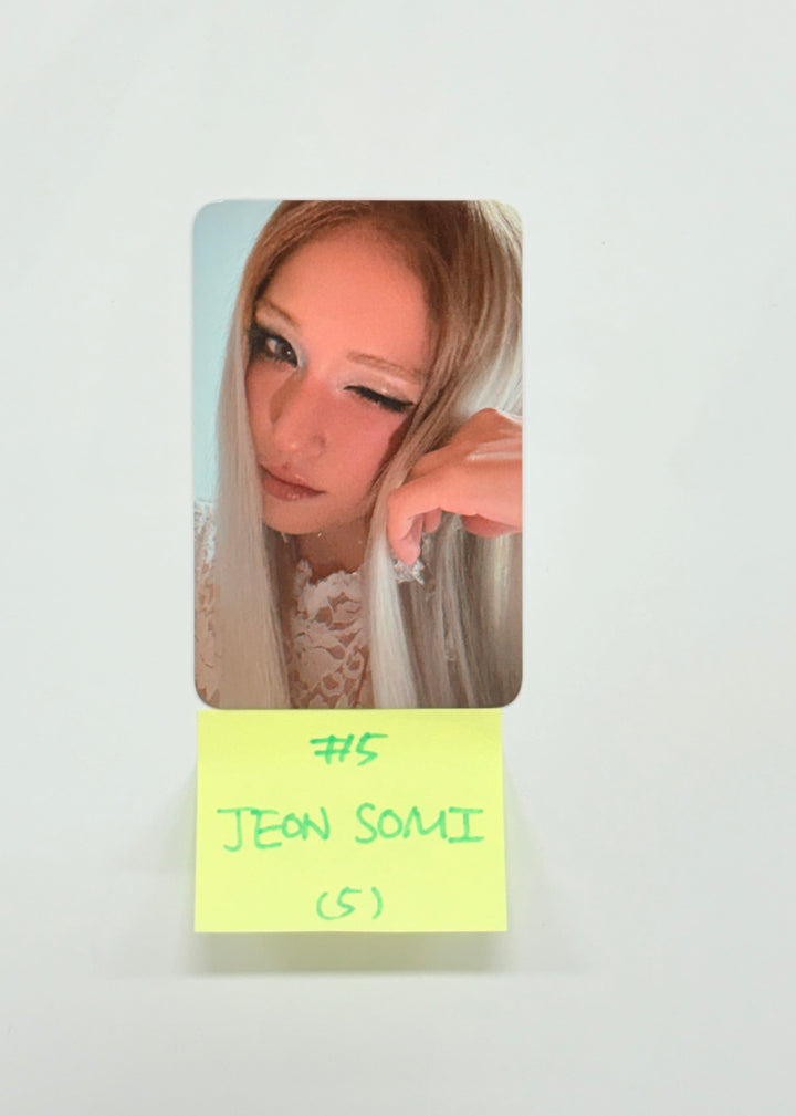 Jeonsomi "Chaotic &amp; Confused" - Olive Young Trading Photocard [25.8.18]