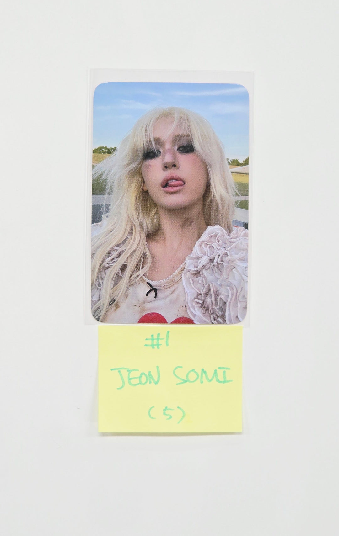 Jeonsomi "Chaotic &amp; Confused" - Olive Young Trading Photocard [25.8.18]