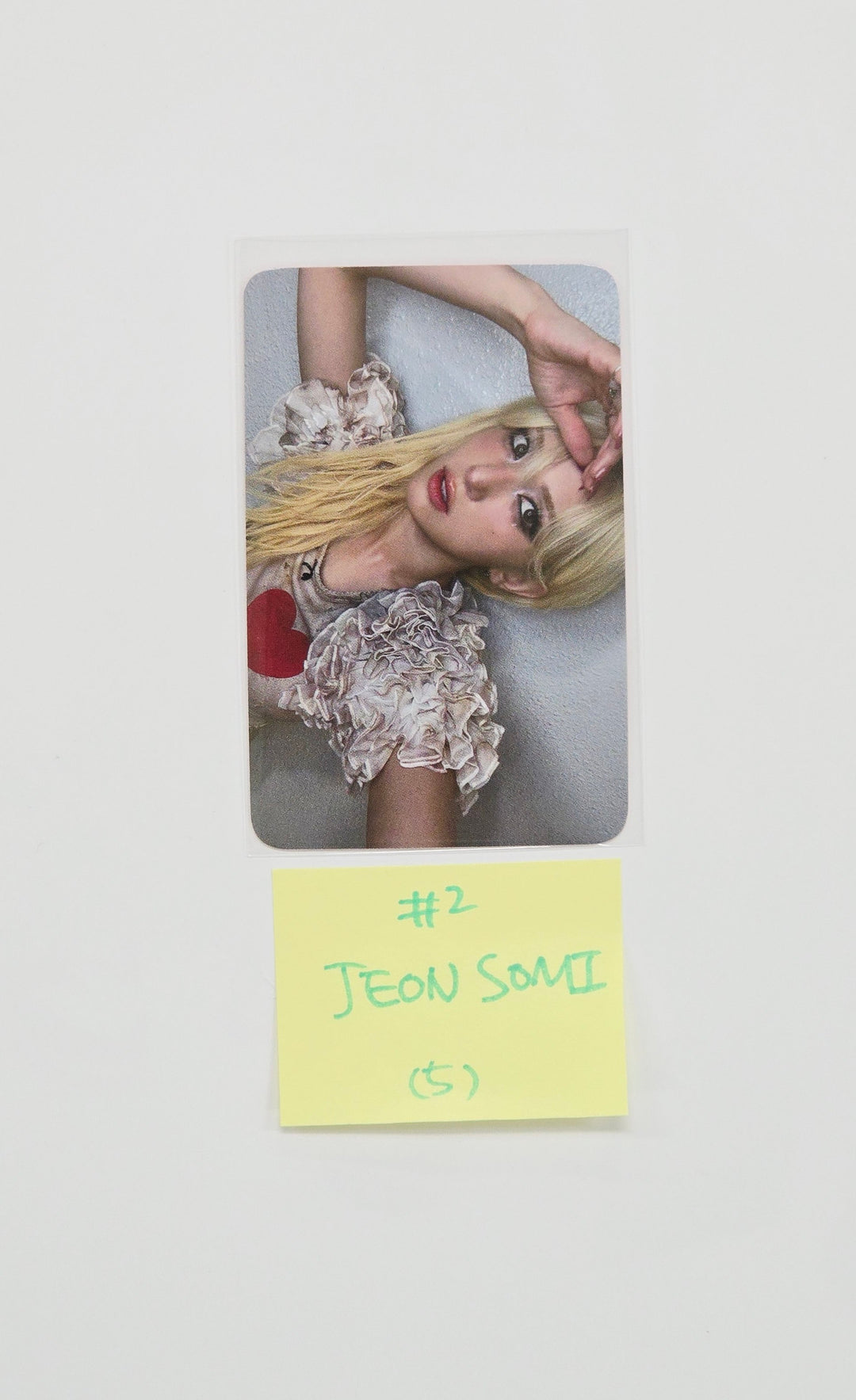 Jeonsomi "Chaotic &amp; Confused" - Olive Young Trading Photocard [25.8.18]
