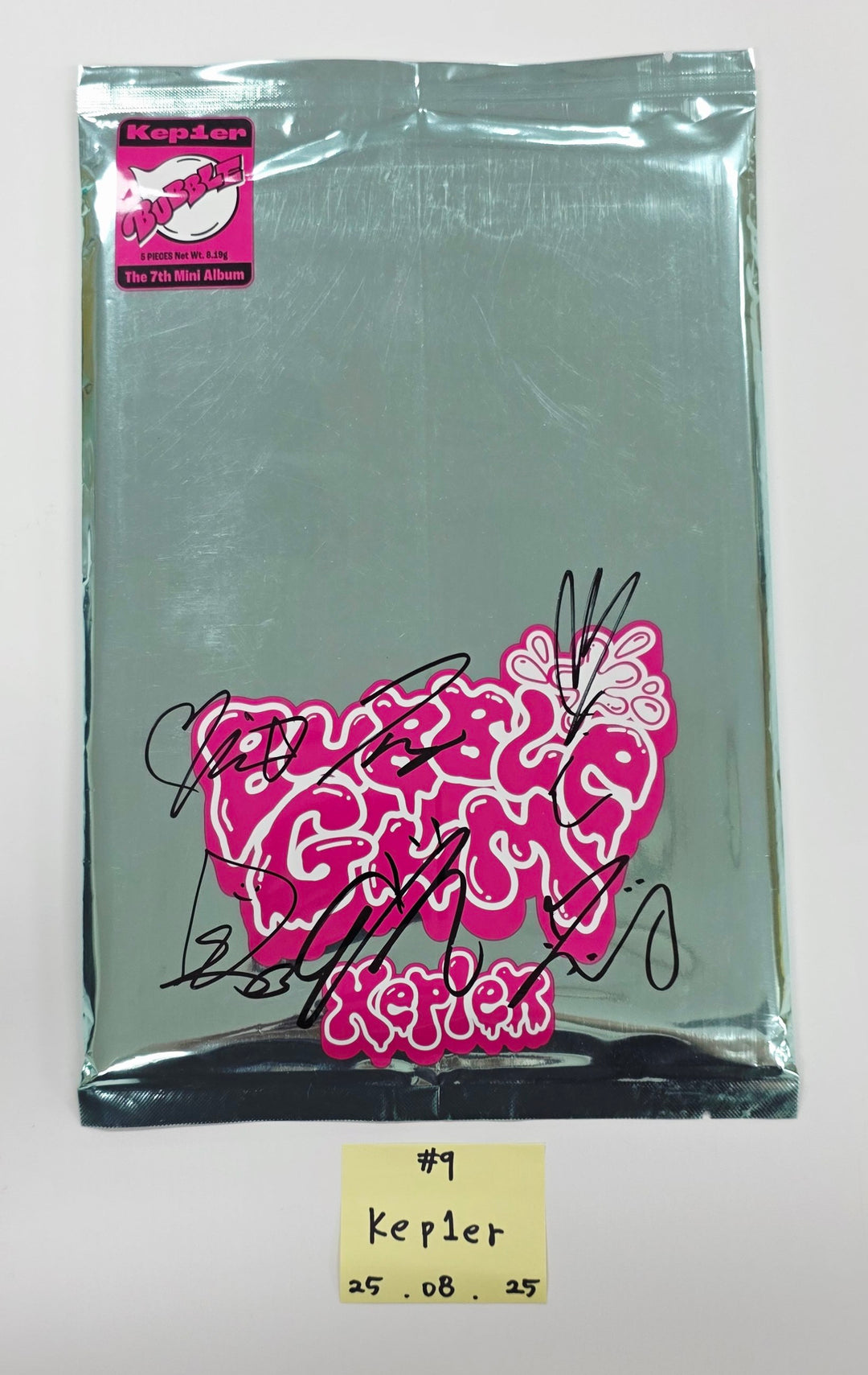 JEON SOMI "Chaotic &amp; Confused", Kep1er "BUBBLE GUM", Moonbyul "laundri"- Hand Autograhped(Signed) Promo Album [25.8.25]