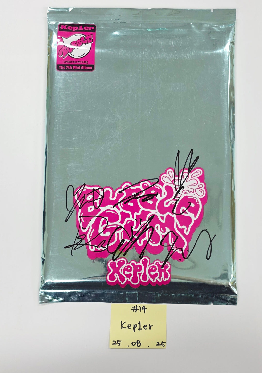 JEON SOMI "Chaotic &amp; Confused", Kep1er "BUBBLE GUM", Moonbyul "laundri"- Hand Autograhped(Signed) Promo Album [25.8.25]