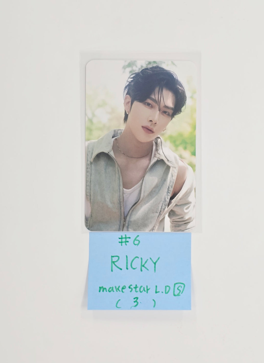 ZEROBASEONE THE 1ST FULL ALBUM "NEVER SAY NEVER" - Makestar Lucky Draw Event Photocard [Photobook ver. (ICON &amp; ORDINARY)SET] [25.9.4]
