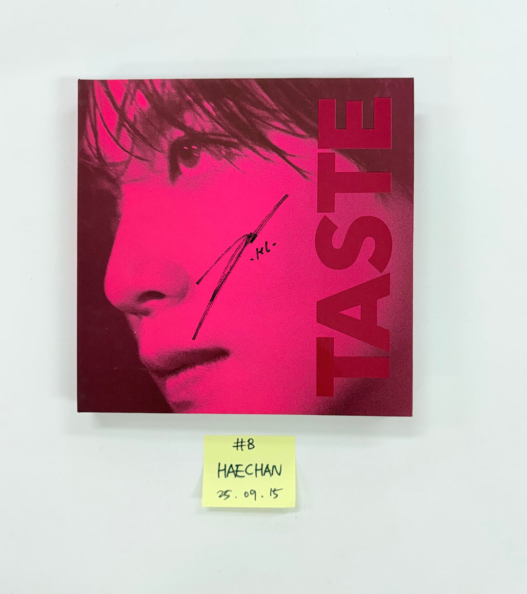 AxMxP "AxMxP ", Haechan "TASTE", NCT WISH "COLOR", CORTIS "Color Outside The Lines" - Hand Autographed(Signed) Promo Album [25.9.15]