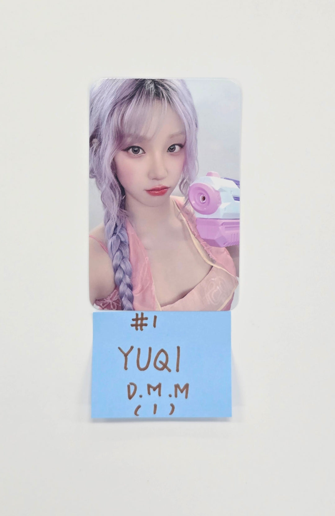 YUQI (of I-dle) "Motivation" - Dear My Muse Pre-Order Benefit Photocard [25.9.22]