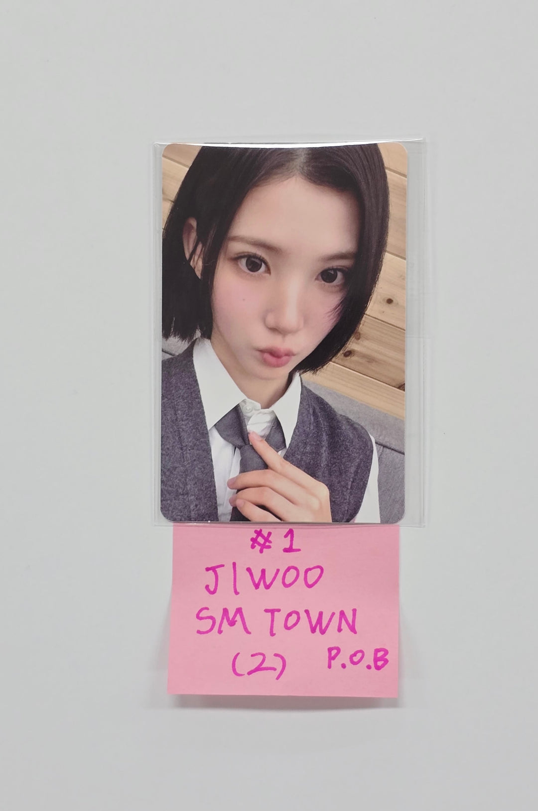 Hearts2Hearts "Focus" - Smtown &amp; Store Pre-Order Benefit Photocard [25.10.29]