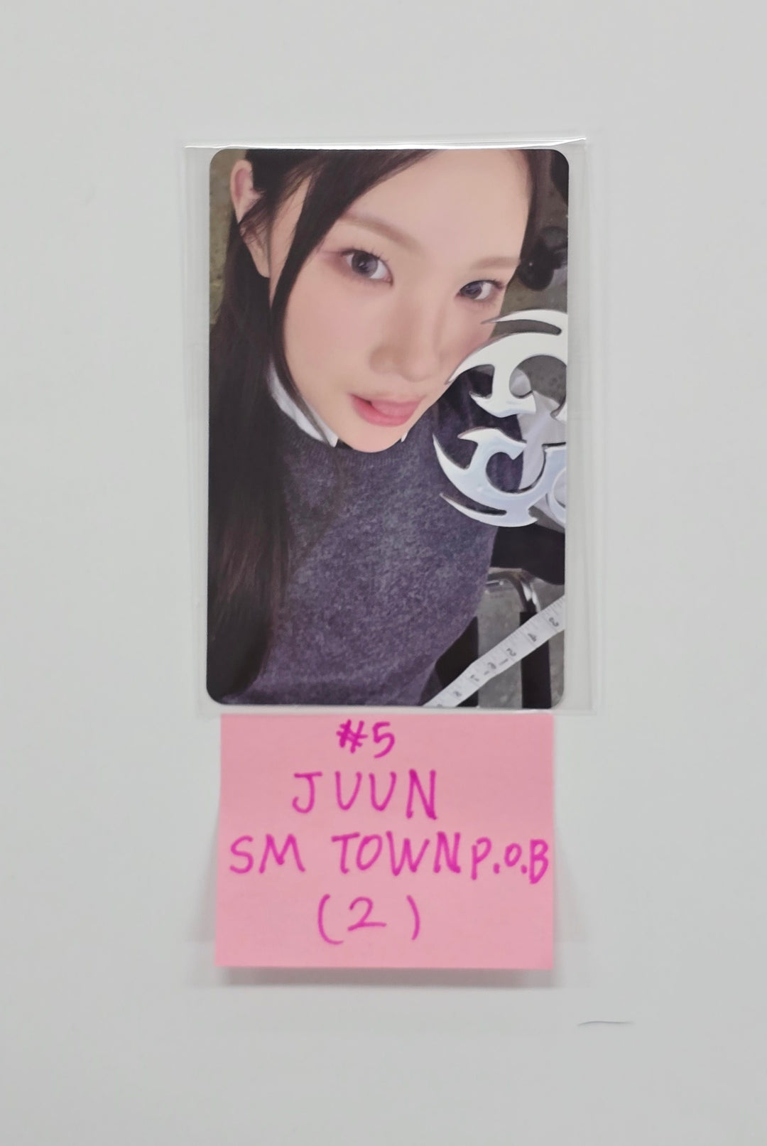 Hearts2Hearts "Focus" - Smtown &amp; Store Pre-Order Benefit Photocard [25.10.29]
