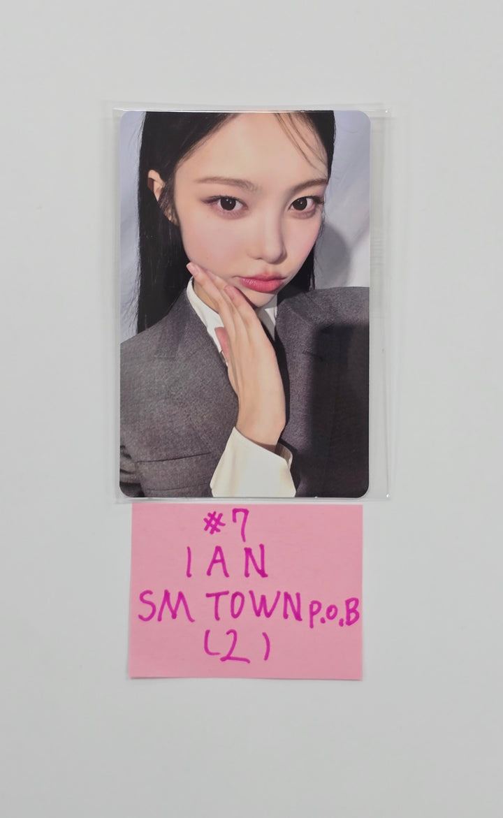 Hearts2Hearts "Focus" - Smtown &amp; Store Pre-Order Benefit Photocard [25.10.29]