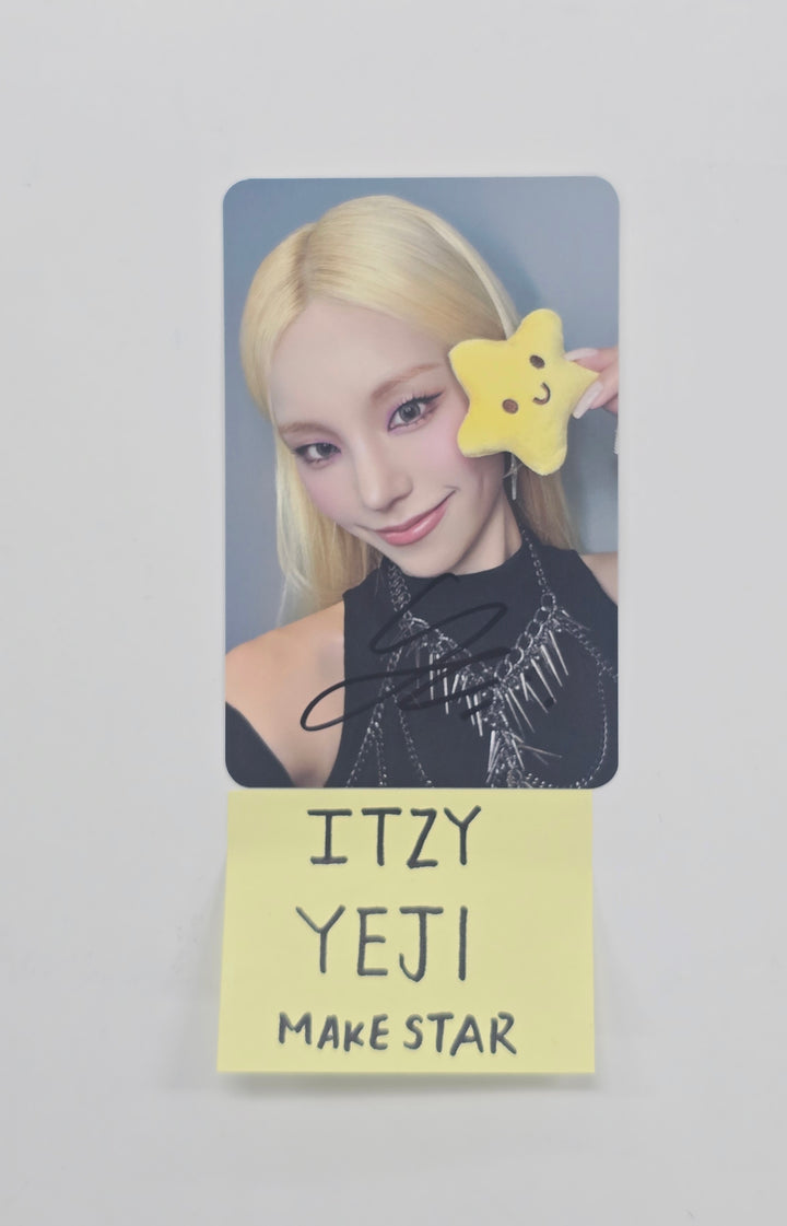 YEJI (of ITZY) "TUNNEL VISION" - Hand Autograhped(Signed) Photocard [25.12.10]