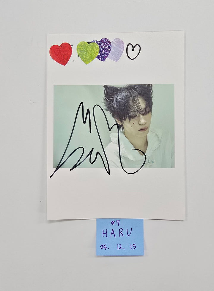 XLOV "UXLXVE" - A Cut Page From Fansign Event Album [25.12.15]