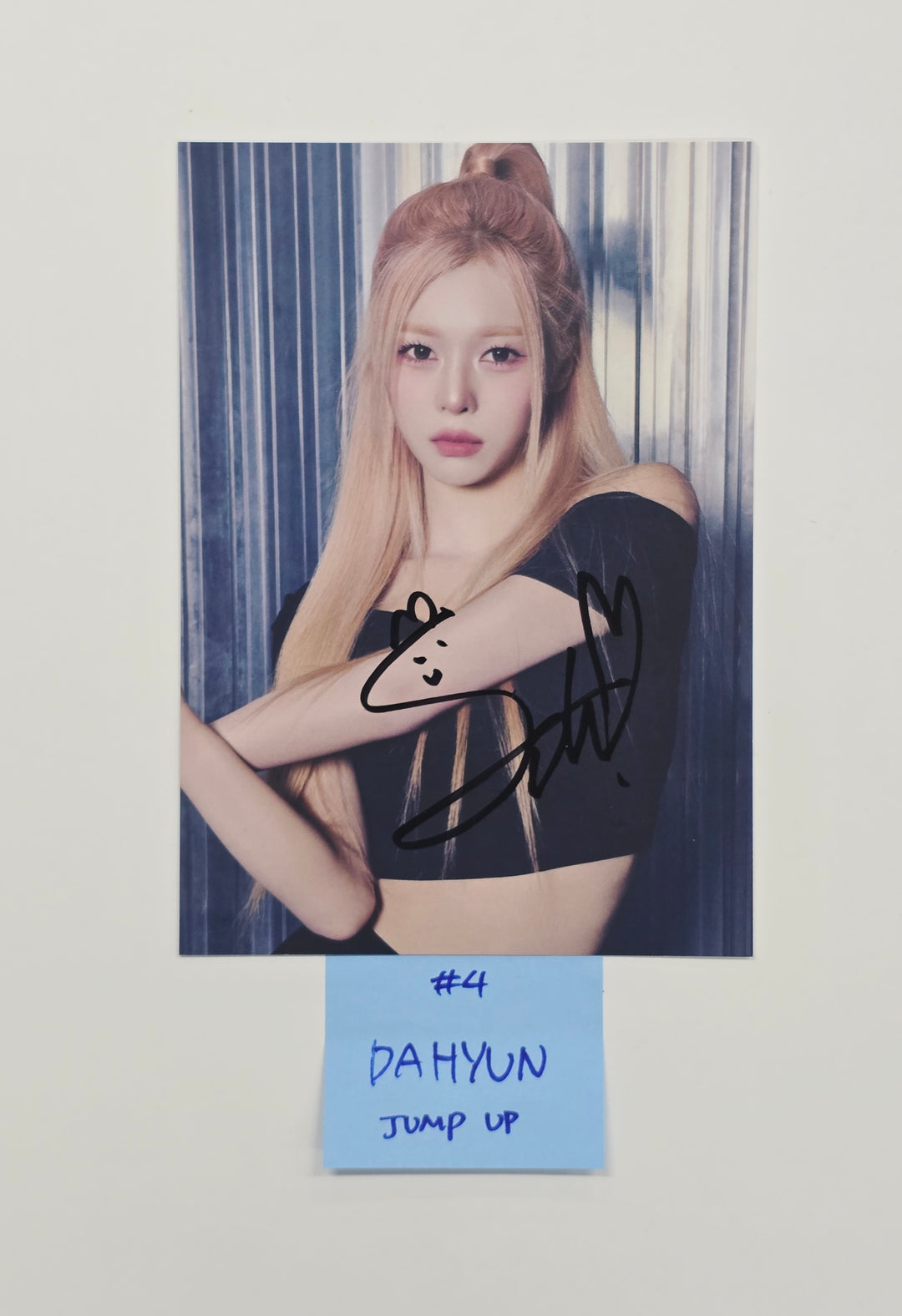Triples_msnz "Beyond Beauty" - Hand Autograhped(Signed) Photo [25.12.18]