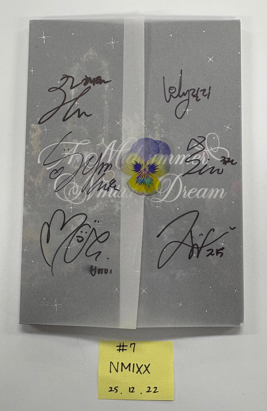 NMIXX "A Midsummer NMIXX’s Dream" - Hand Autographed(Signed) Promo Album [25.12.22] - Please Read !