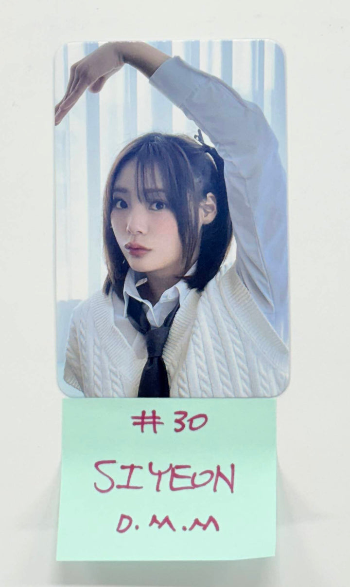 QWER - Dear My Muse Event Photocard (2) [25.12.30]