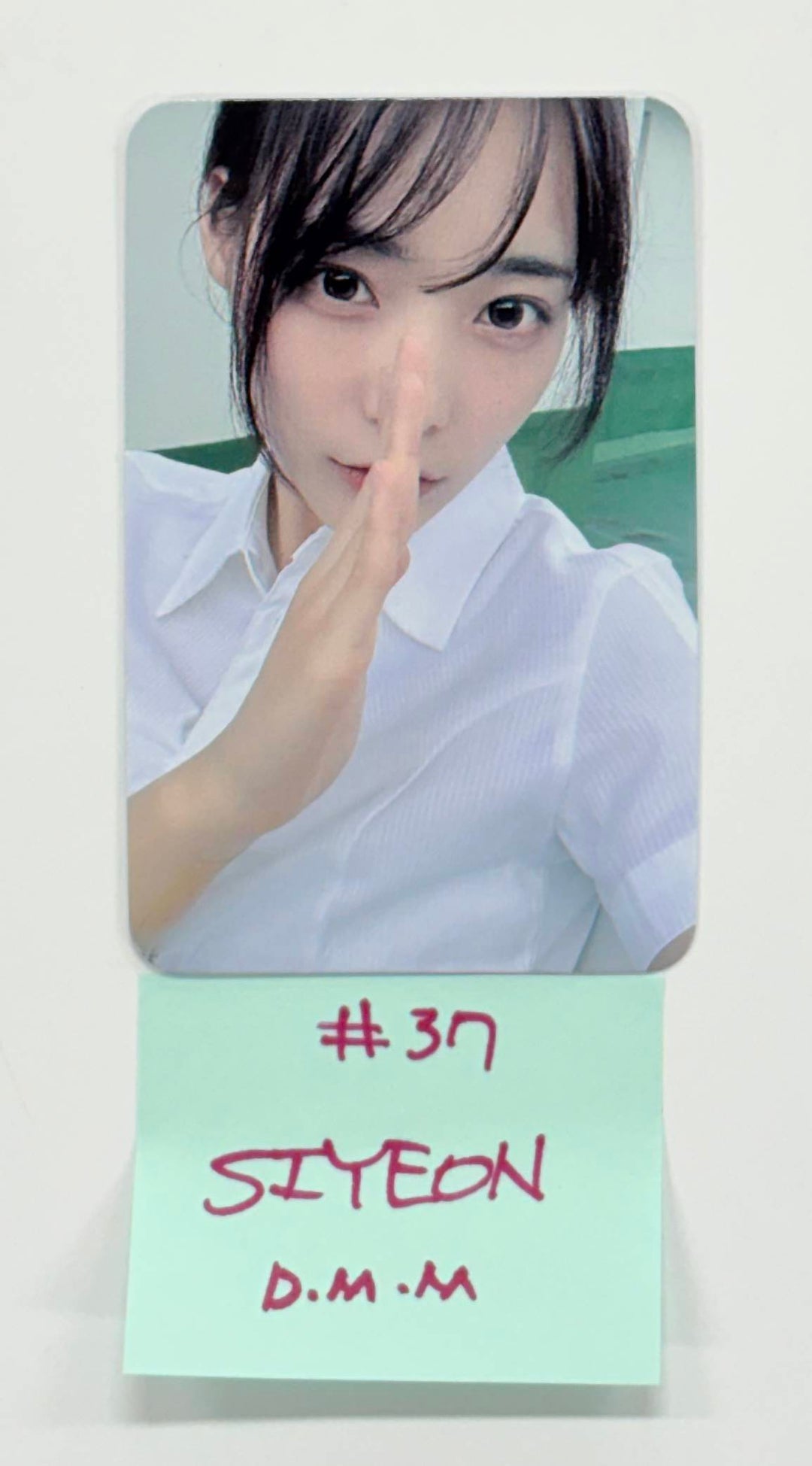 QWER - Dear My Muse Event Photocard (2) [25.12.30]
