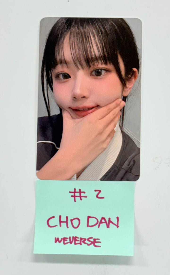 QWER - Weverse Shop Event Photocard [25.12.30]