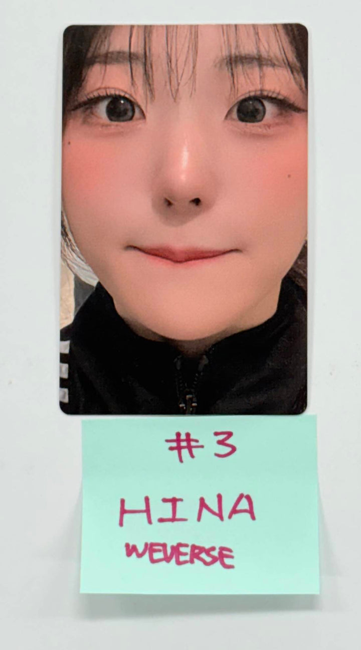 QWER - Weverse Shop Event Photocard [25.12.30]