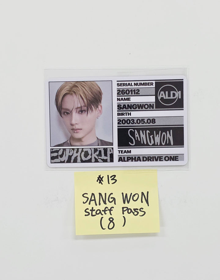 ALPHA DRIVE ONE "EUPHORIA" - Official Photocard, Staff Pass Photocard (Freak Alarm ver.) [26.01.13]