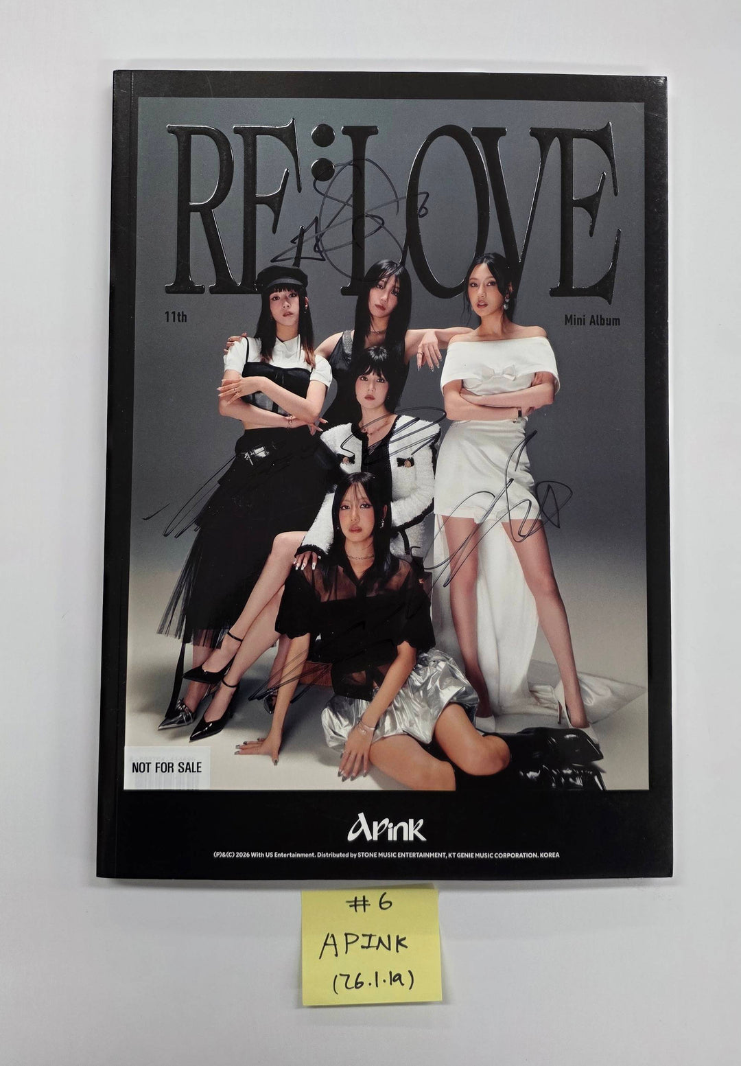 Apink "RE : LOVE", CHUU "XO, My Cyberlove" - Hand Autographed(Signed) Promo Album [26.1.19]