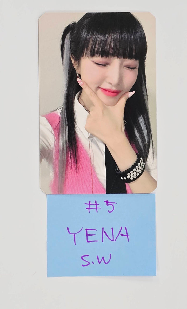 YENA - Soundwave Fansign Event Photocard [26.1.22]