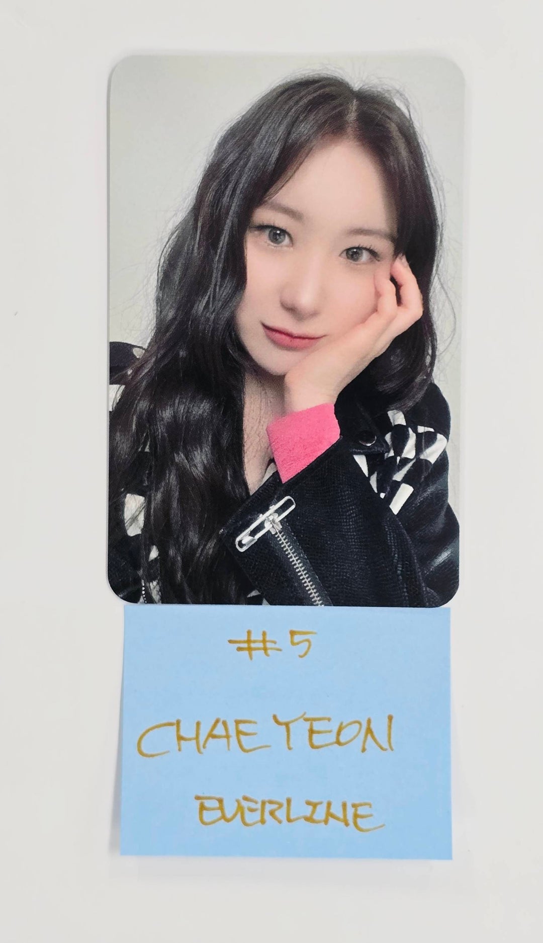 Lee Chae Yeon "HUSH RUSH" - Everline Fansign Event Photocard [26.1.22]