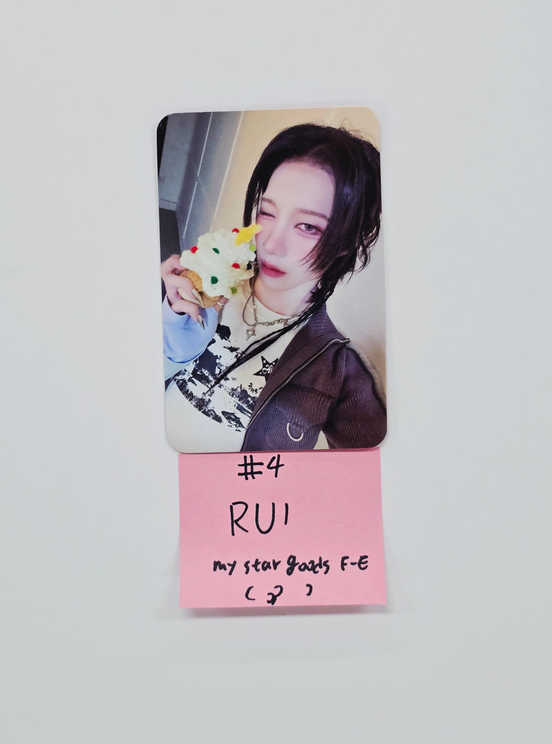 XLOV "UXLXVE" - My Star Goods Fansign Event Photocard R5 [26.01.23]
