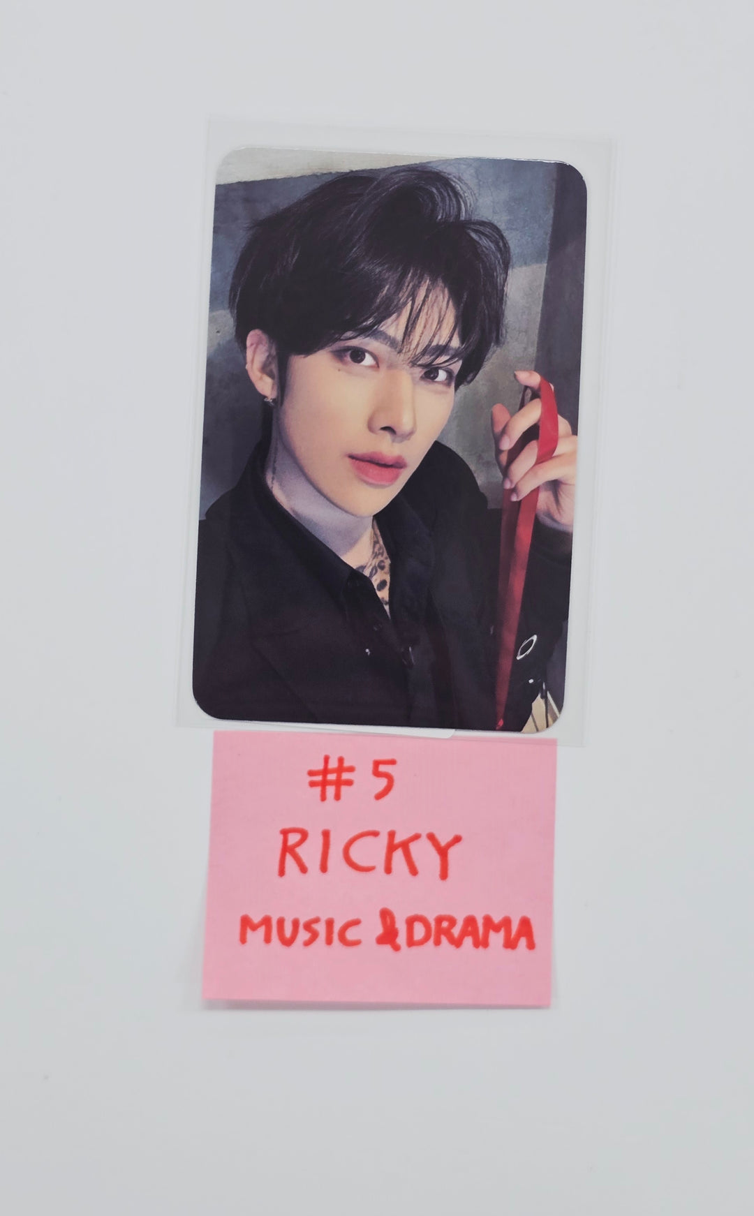 ZeroBaseOne "RE-FLOW" - Music &amp; Drama Pre-Order Benefit Photocard [26.02.10]