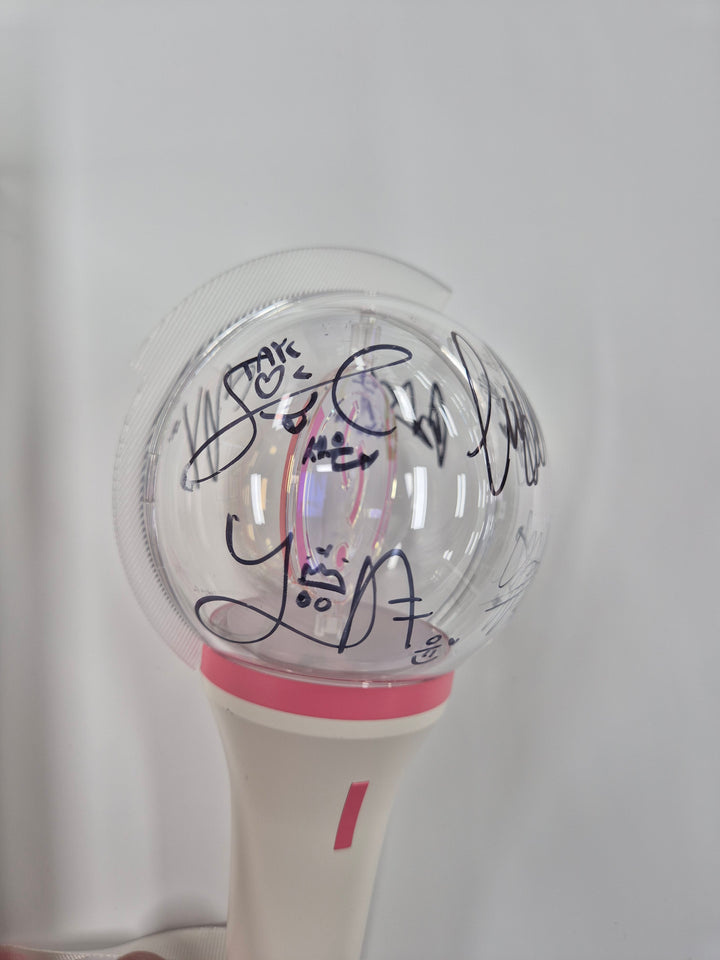 StayC- Hand Autographed(Signed) Lightstick [26.02.19]