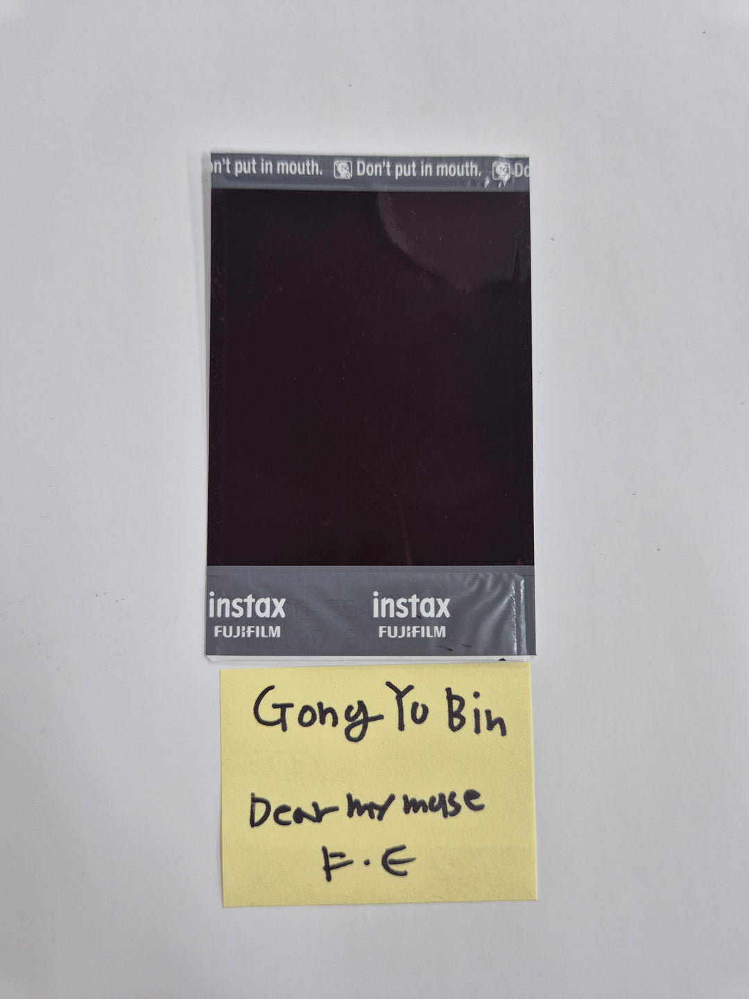 Gong yu Bin (of TripleS) - Hand Autographed(Signed) Polaroid [26.02.19]