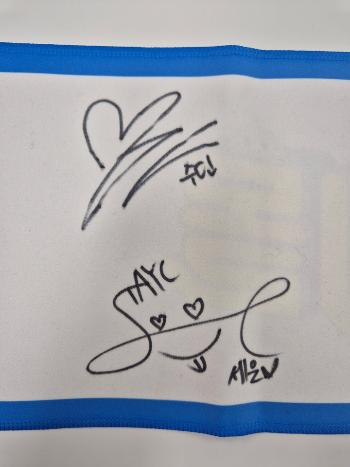 StayC- Hand Autographed(Signed) Weekly Idol Slogan [26.02.19]