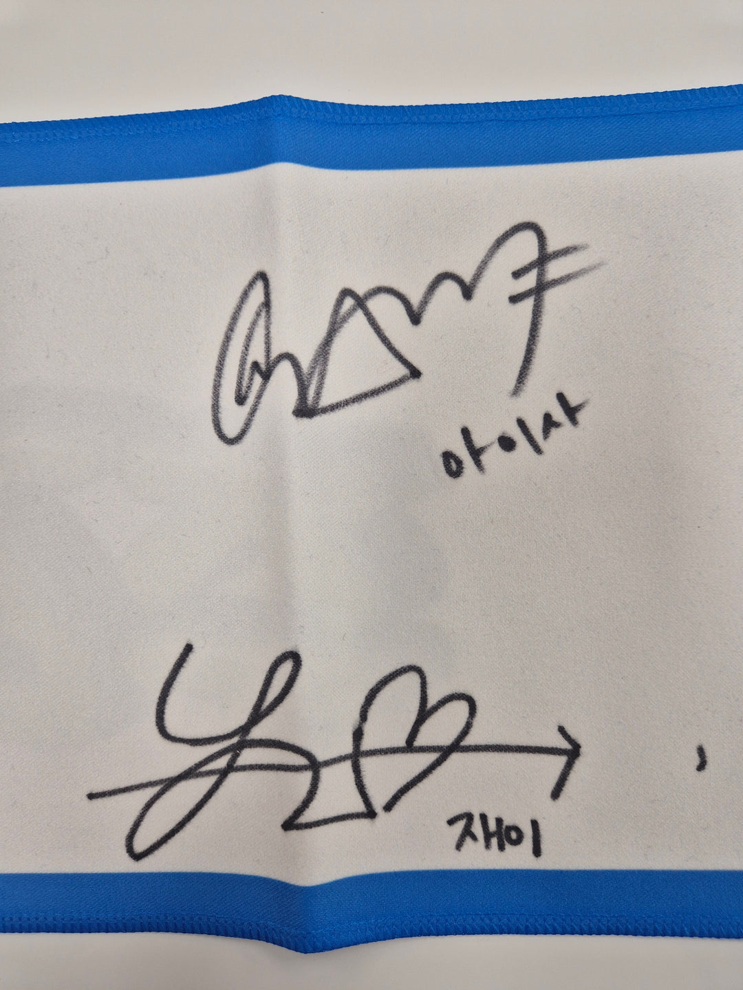 StayC- Hand Autographed(Signed) Weekly Idol Slogan [26.02.19]