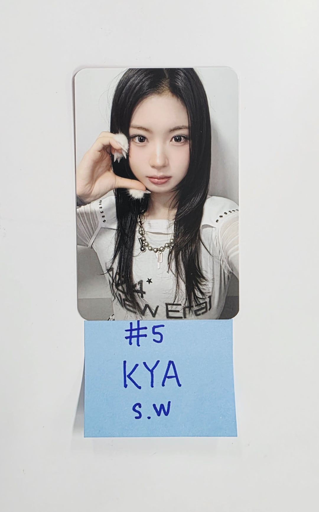 KiiiKiii "Delulu Pack" - Soundwave Fansign Event Photocard [26.02.19]