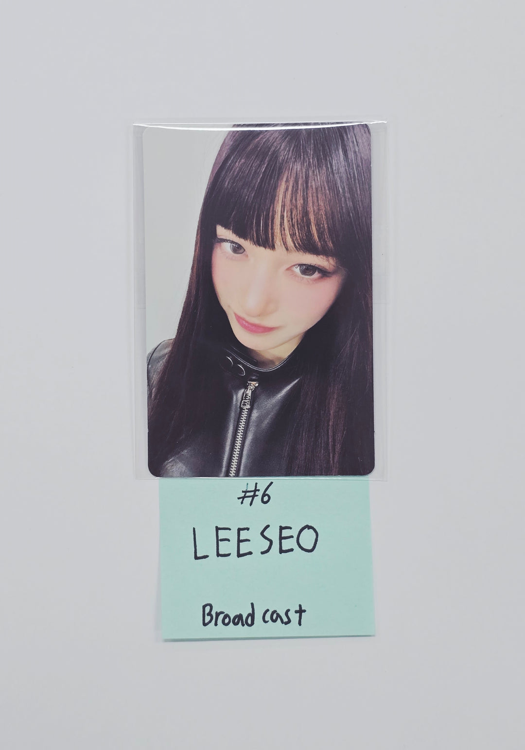 IVE "REVIVE+" - Broadcast Photocard [26.02.20]