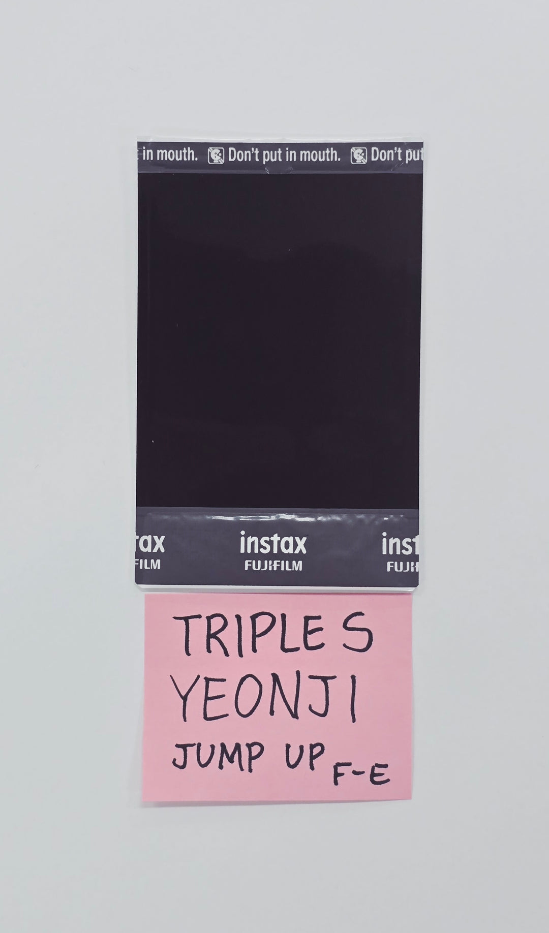 YEONJI (of TripleS) - Hand Autographed(Signed) Polaroid [26.02.23]