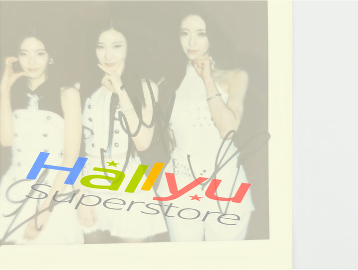 ITZY "TUNNEL VISION" - Hand Autographed(Signed) 2X Polaroid [26.03.04]