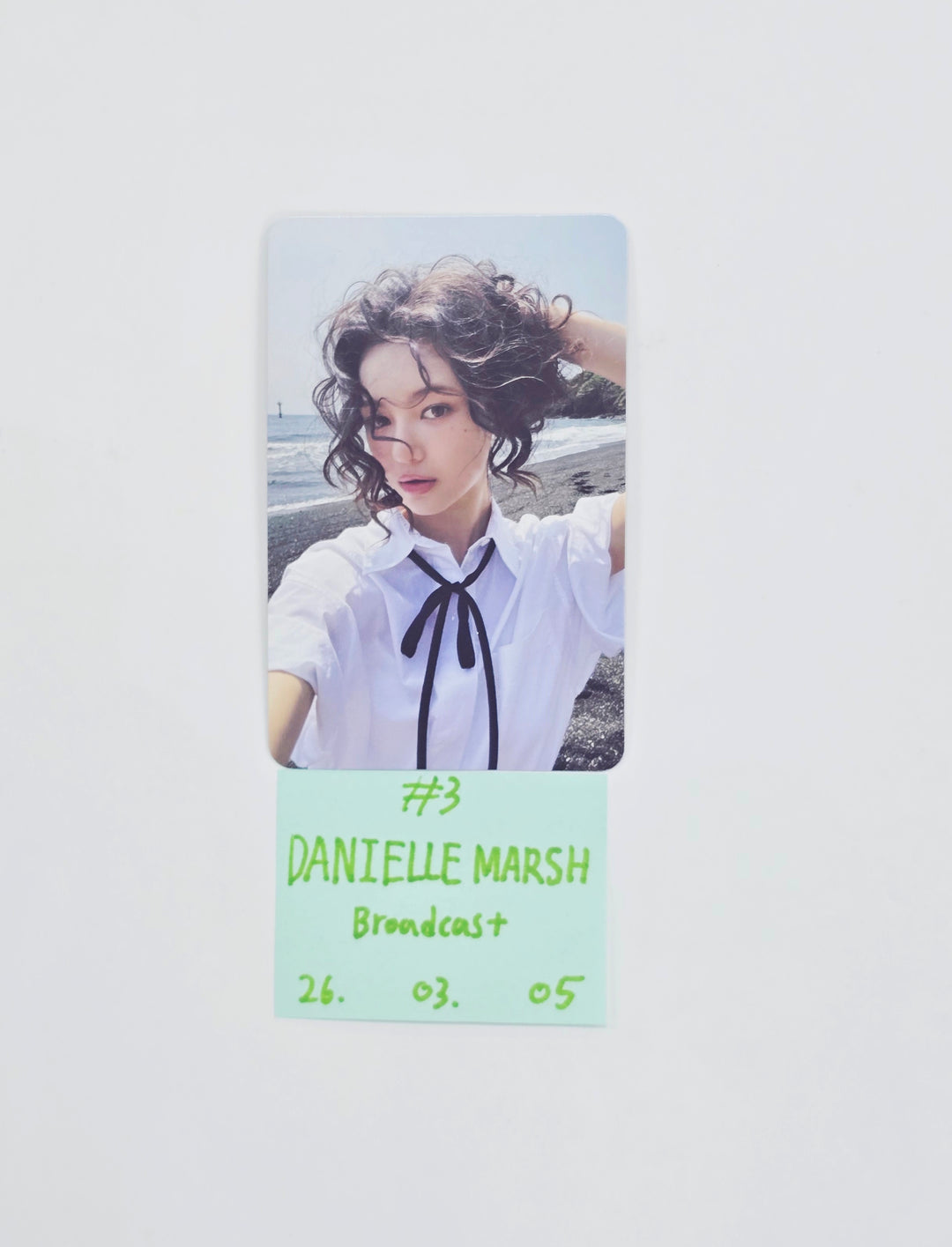 Newjeans - Broadcast Photocard [26.03.06]