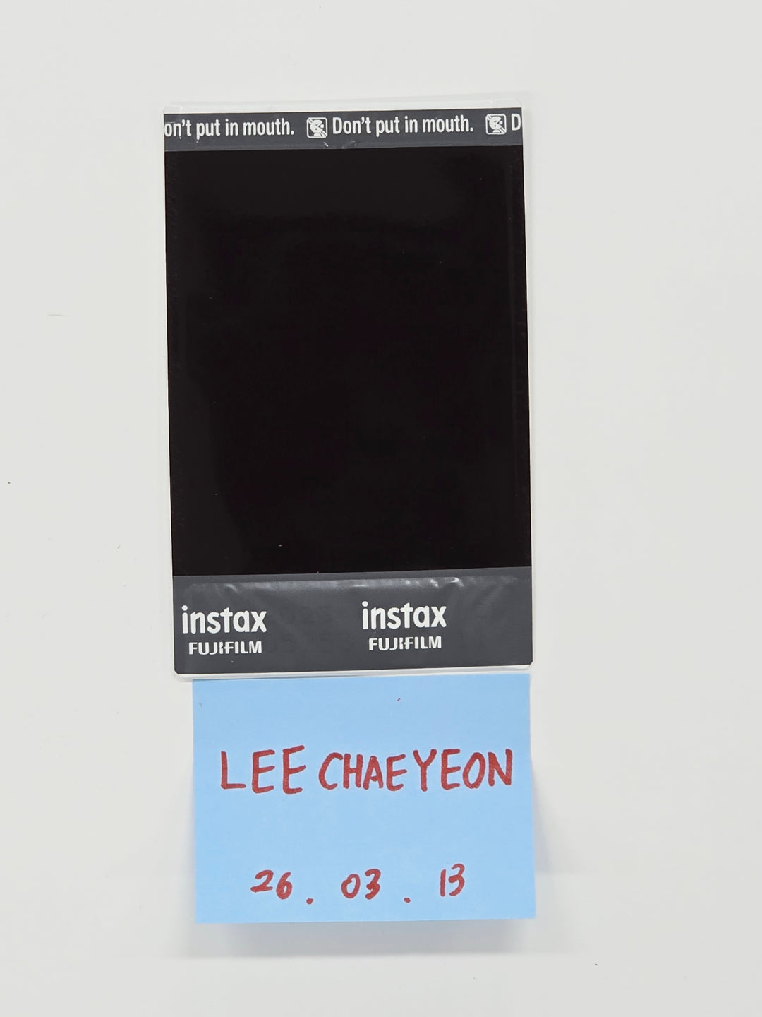 LEE CHAEYEON - Hand Autographed(Signed) Polaroid [26.03.13]