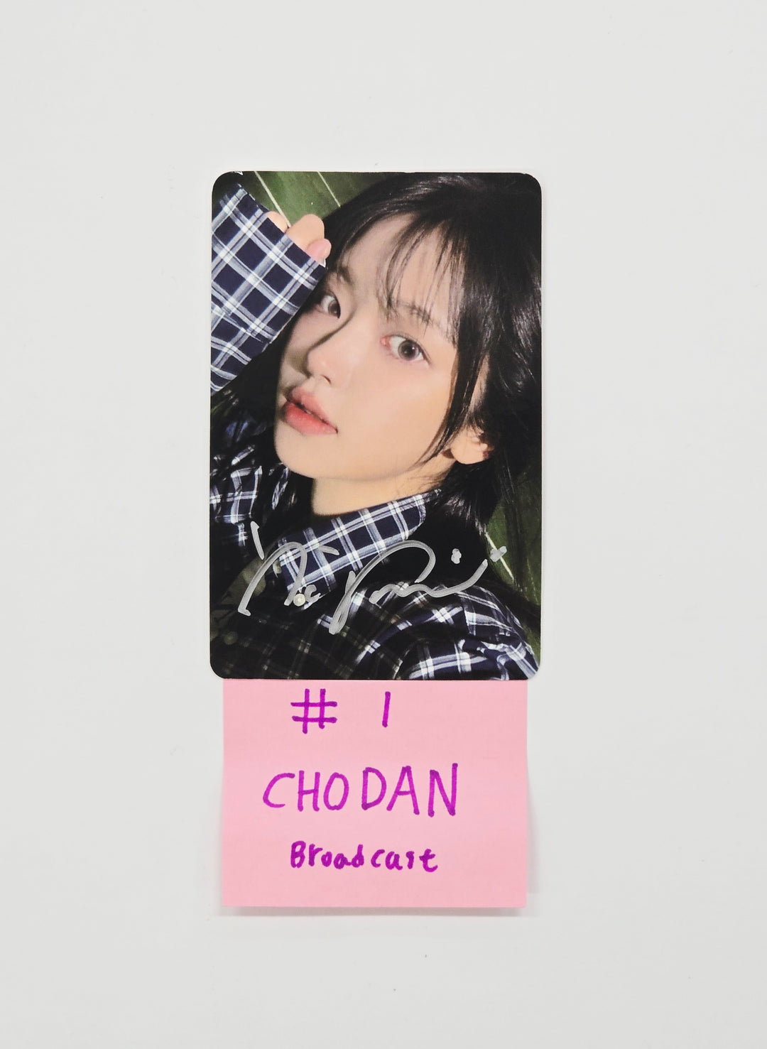 QWER - Hand Autographed(Signed) Broadcast Photocard [26.03.20]