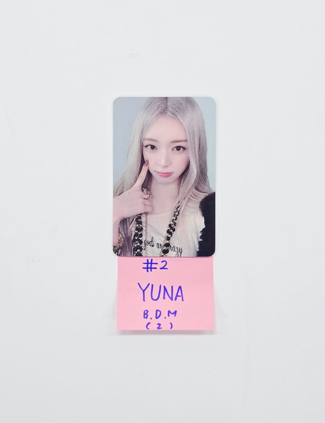 YUNA (of ITZY) "Ice Cream" - Blue Dream Media Pre-Order Benefit Photocard (Ice Cream Ver.) [26.03.25]