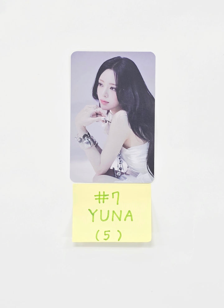 YUNA (of ITZY) "Ice Cream" - Pop-Up Store Trading Photocard [26.03.25]