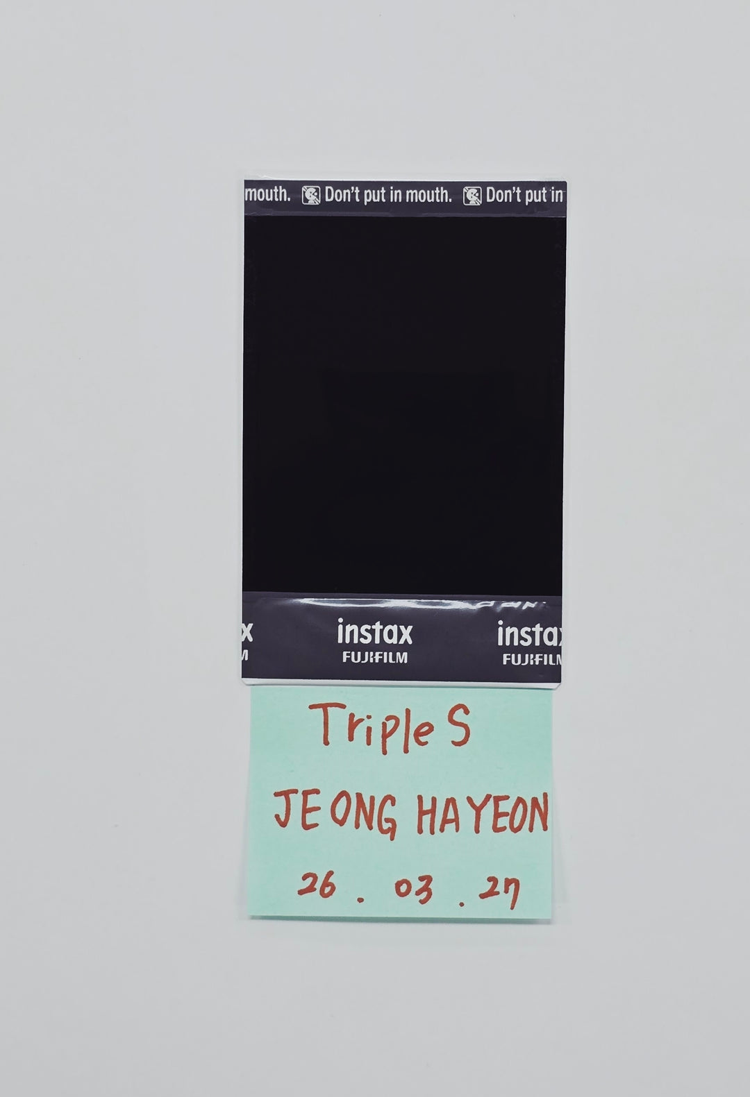 HAYEON (of Triples) - Hand Autographed(Signed) Polaroid [26.03.27]
