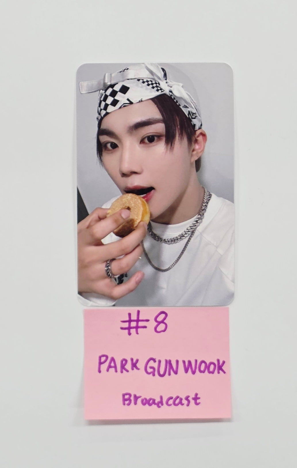 ZeroBaseOne - Comeback Show Broadcast Fan Giveaway Photocard [26.03.30]