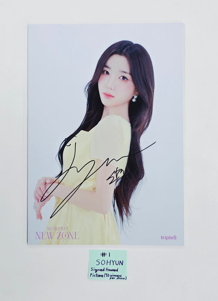 TripleS - Hand Autographed(Signed) Framed Picture (72 winner per show) [26.04.06]