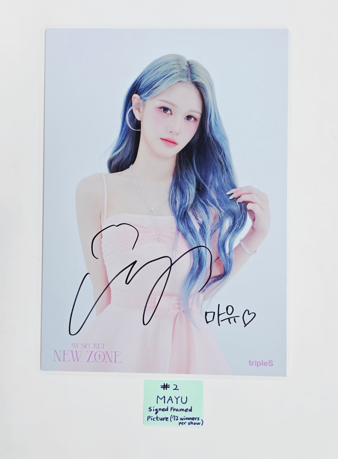 TripleS - Hand Autographed(Signed) Framed Picture (72 winner per show) [26.04.06]