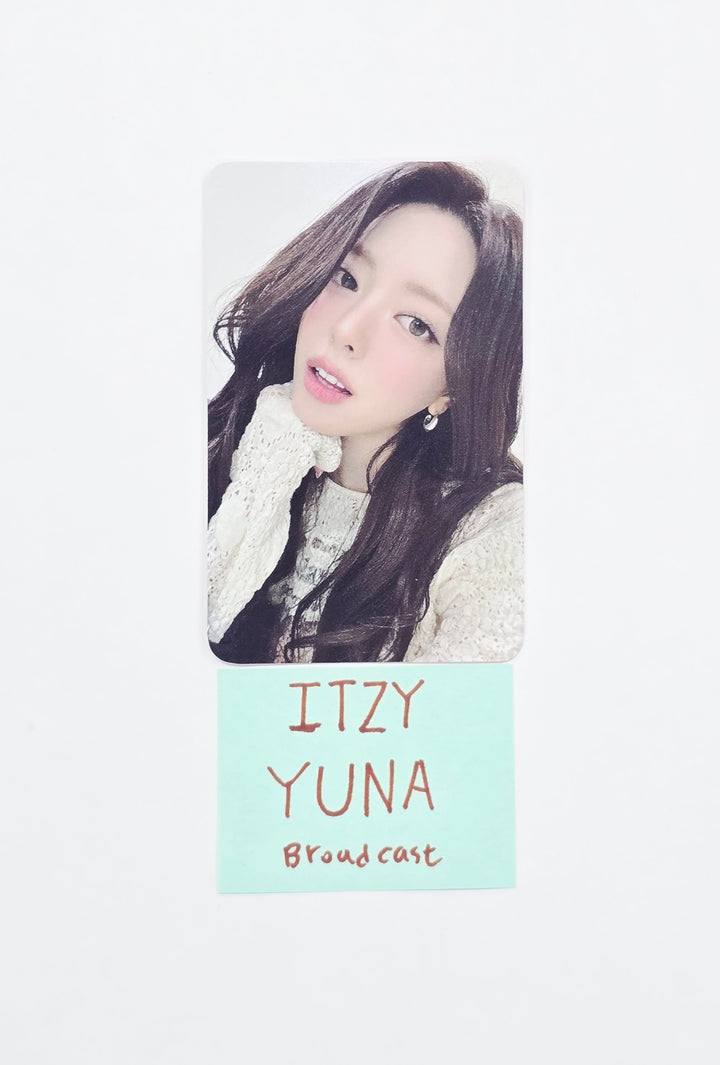 YUNA (of ITZY) "Ice Cream" - Braodcast Photocard [26.04.09]
