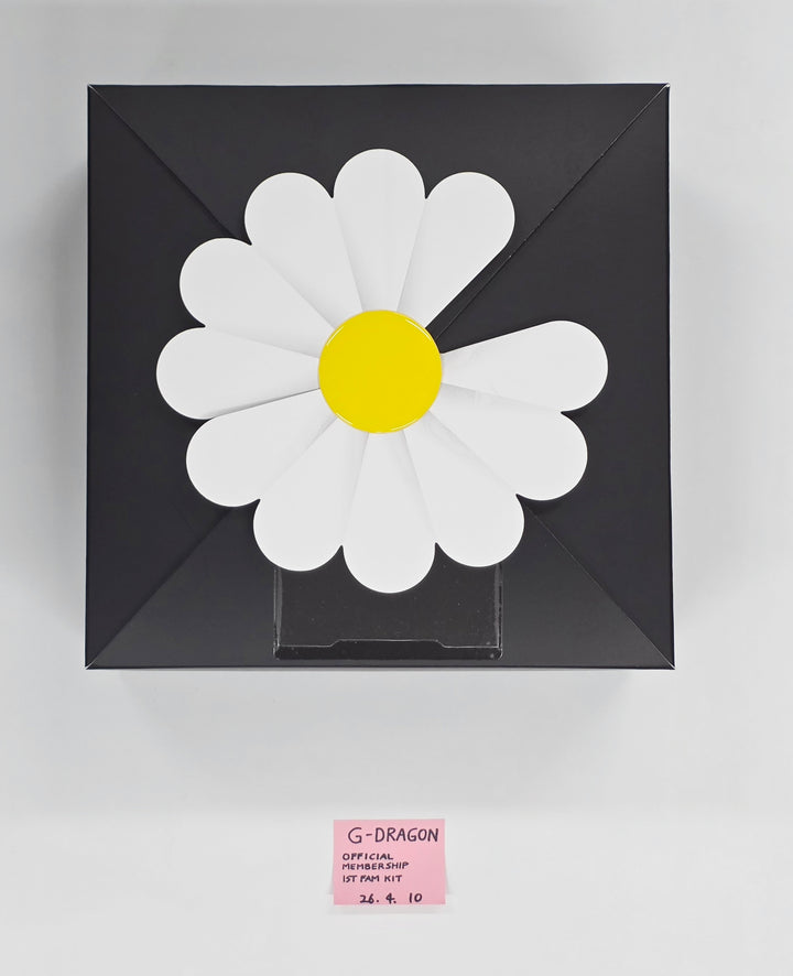 G-DRAGON "PETALS of LOVE" - Official MEMBERSHIP KIT (LOVE Ver.) [26.04.10]
