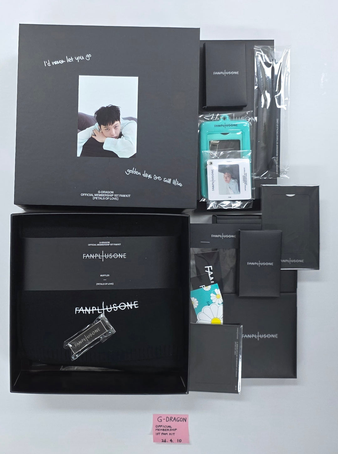 G-DRAGON "PETALS of LOVE" - Official MEMBERSHIP KIT (LOVE Ver.) [26.04.10]