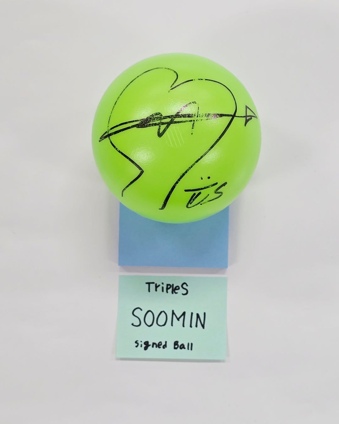 SooMin (of TripleS) - Hand Autographed(Signed) Ball [26.04.14]