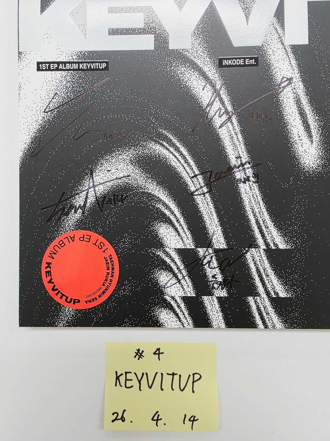 KEYVITUP "KEYVITUP" - Hand Autographed(Signed) Promo Album [26.04.14]