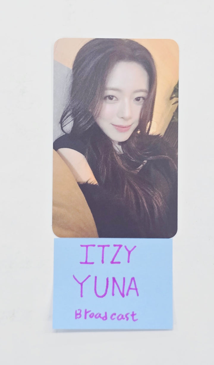 YUNA (of ITZY) "Ice Cream" - Braodcast Photocard [26.04.16]