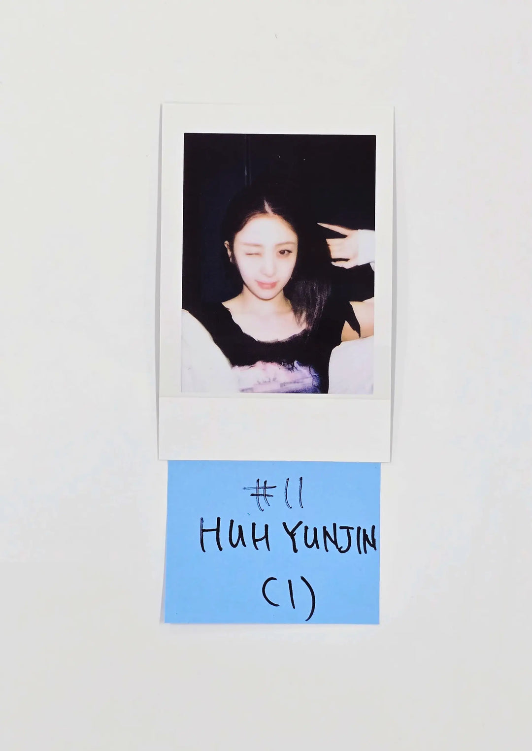 LE SSERAFIM "PUREFLOW" - POP-UP Store Random Trading Instant Photocard [26.05.22]