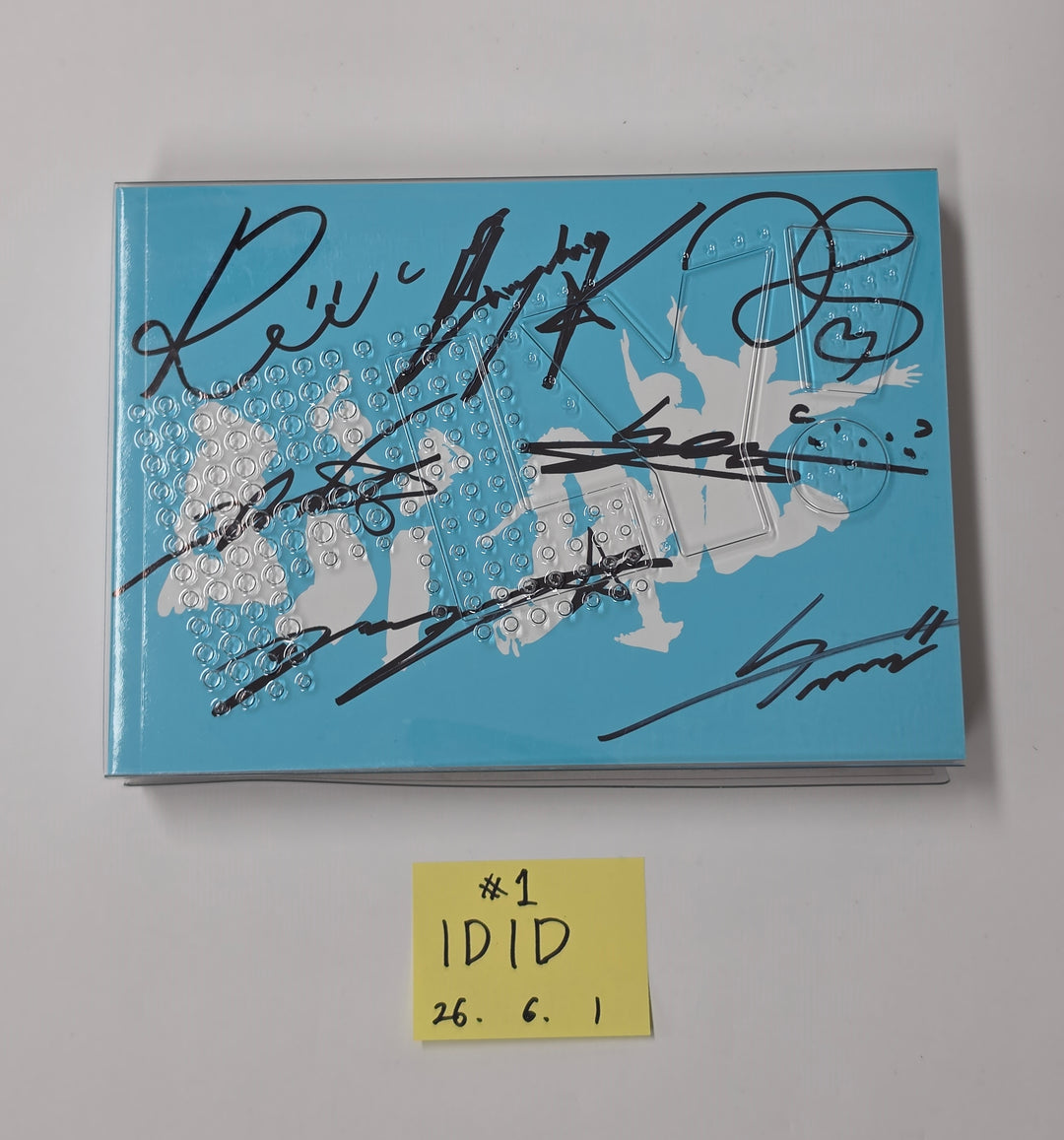 IDID "FLY!" -  Hand Authgraphed (Signed)Promo Album [26.06.01]